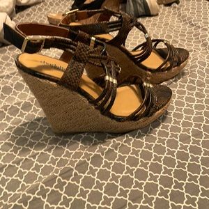 New Brown/Tan Wedges